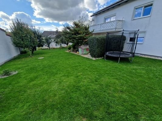 Gartenfläche vor der Terrasse