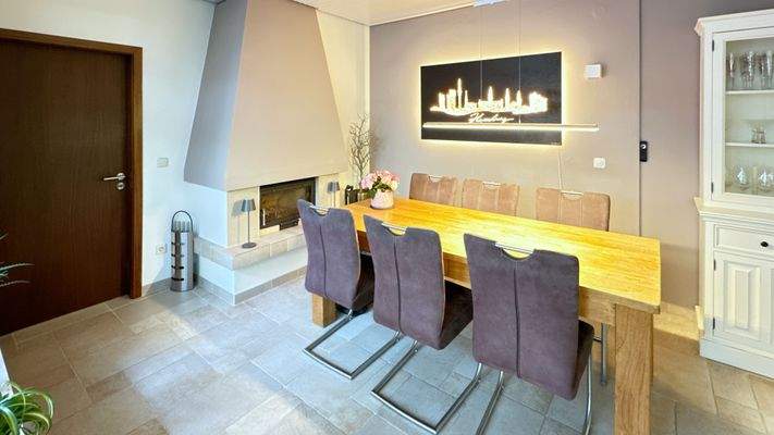 11 Essbereich mit Kaminofen