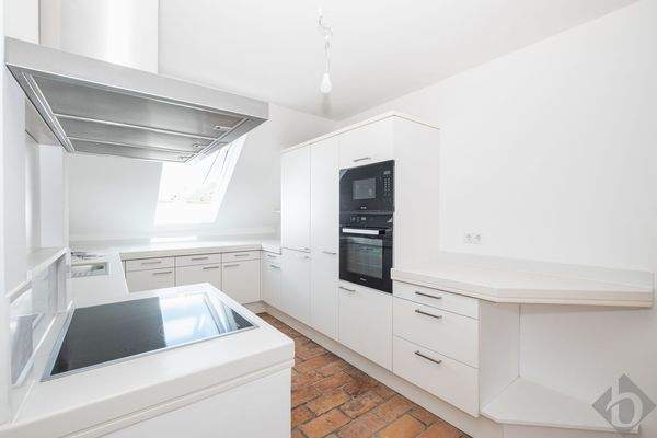 Moderne Küche mit Miele Geräten