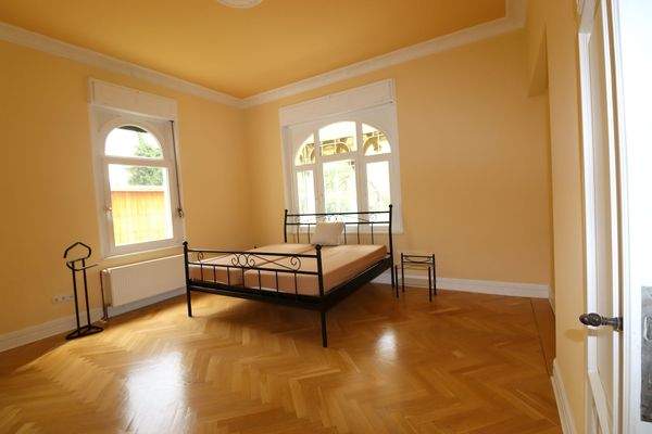 Erdgeschoss- Schlafzimmer 