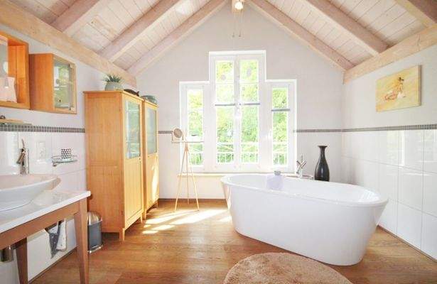 Badezimmer DG (4).JPG