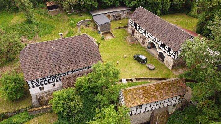 2 Hauptgebäude, Sägemühle und Scheune von oben.JPG