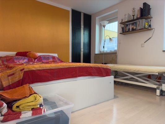 Schlafzimmer 2 EG 1