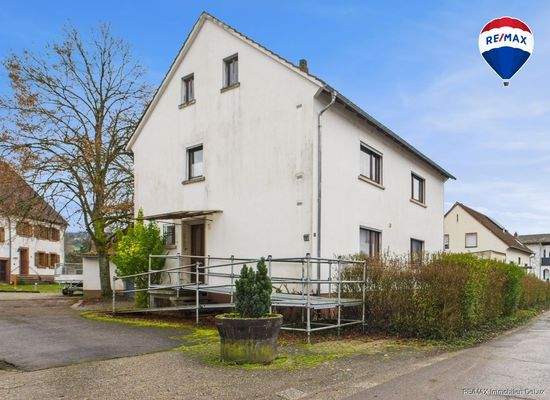 REMAX Immobilien DeLux Einfamilienhau Frontansicht Blieskastel Mark Borowicz