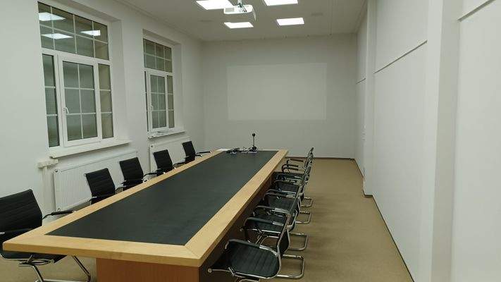 Zweites OG im Bürogebäude