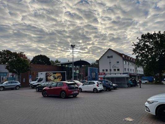 Blick über den Parkplatz