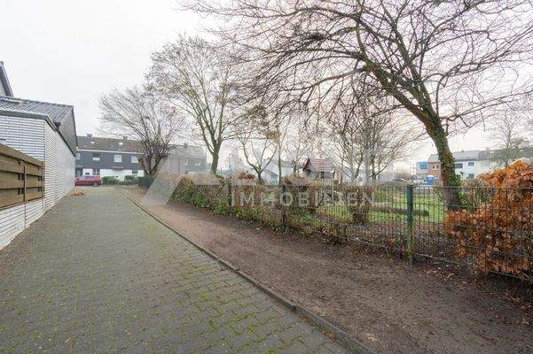 Ruhige Privatstraße (Zufahrt)