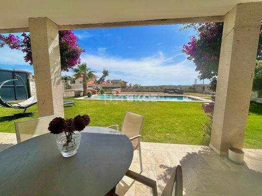 Detached Villa with Nature View and Swimming Pool in İzmir