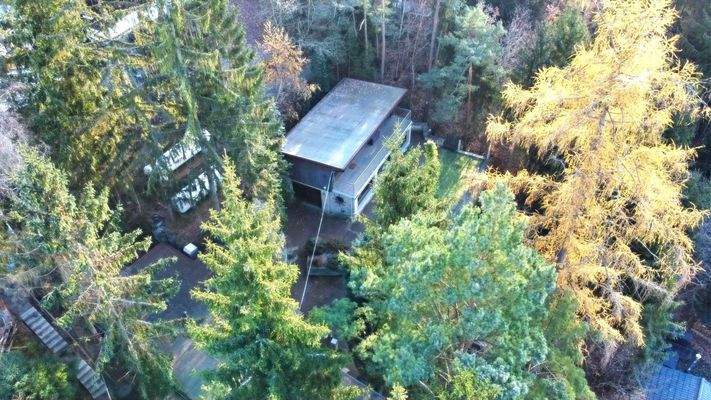 Nordwestblick auf das Anwesen