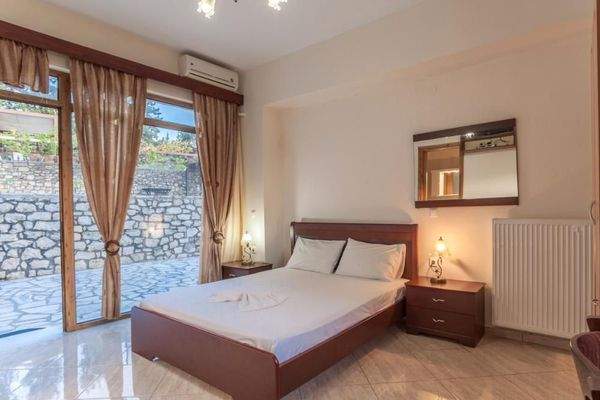 Kreta, Gavalochori: Zwei Villen und ein Studio mit einzigartigem Panoramablick auf das Meer zu verkaufen