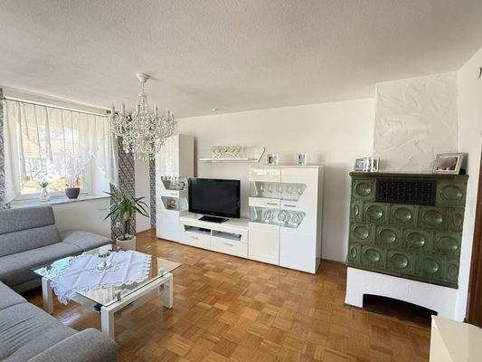 Wohnzimmer+Kachelofen im OG