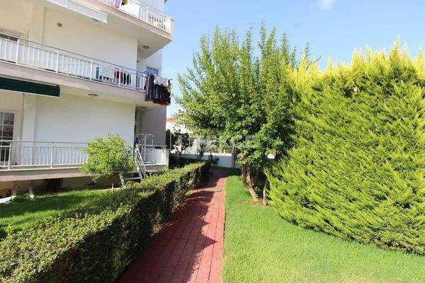 Furnished Mezzanine Flat in a Complex with Pool in Antalya Belek