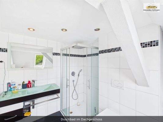 11_Duschbad_im_Dachgeschoss