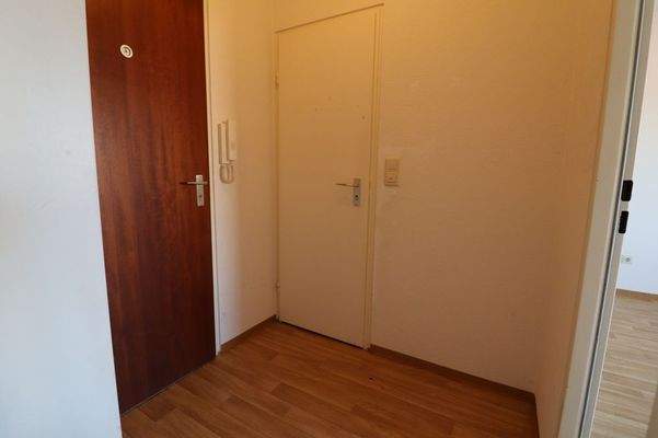 Diele (Bild von einer Vergleichswohnung) 