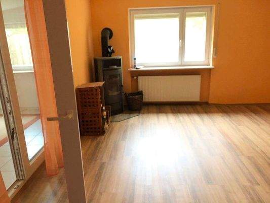 Wohnzimmer mit Holzofen