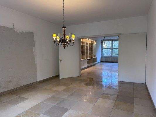 Esszimmer, Blick in Wohnzimmer