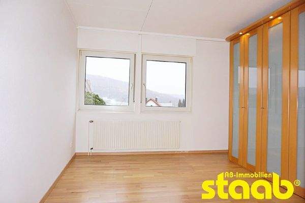 Schlafzimmer mit Einbauschrank