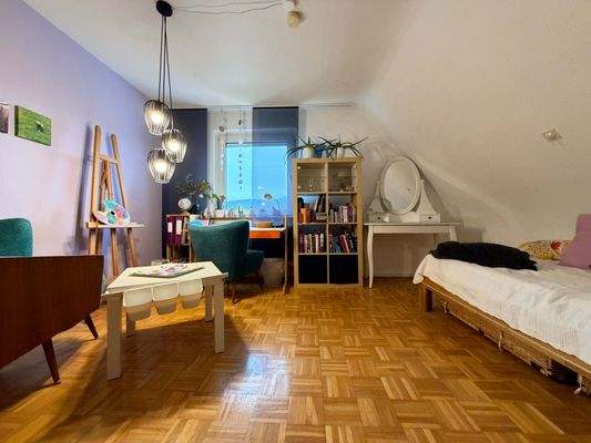 OG Schlafzimmer 3: Platz für Kreativität und spielen