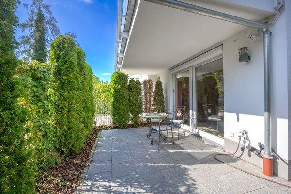 Terrasse an der Hausfront