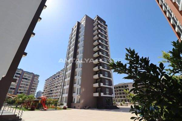 Apartments within Walking Distance of Beach in Mersin Tomuk