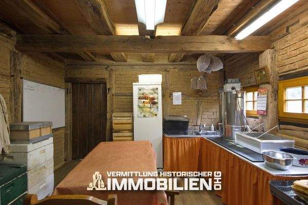 wirtschaftsgebaeude-eifel-bienenkueche