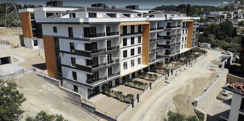 Newly-Built Apartments in a Complex with Pool in Kuşadası