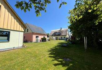 Garten mit allen 3 Häuser