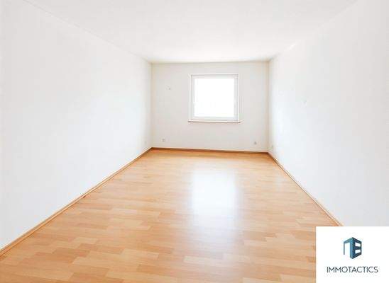 Büro EG - (KI geräumt)