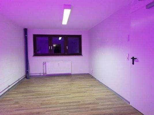 Büroraum mit viel Licht