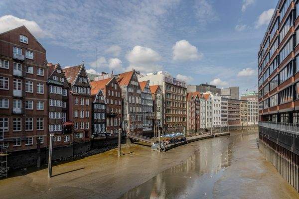 Gebäudeansicht Fleetseite