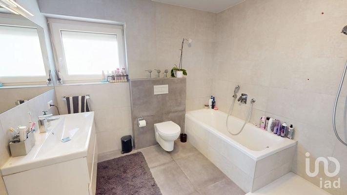 Badezimmer 01