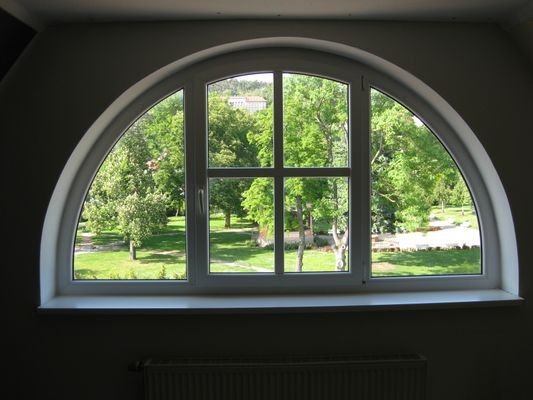 Rundbogenfenster!