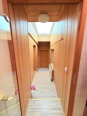 Flur Zugang zum Badezimmer im EG