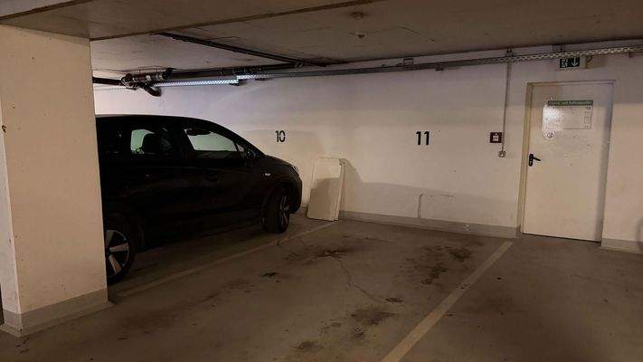 Tiefgaragenstellplatz 11