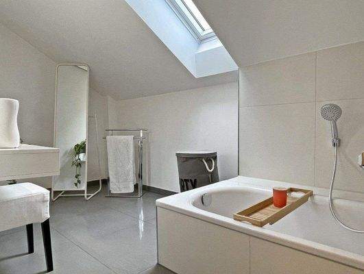 Bad Kinderzimmer OG (3).jpg