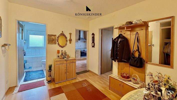 Praktischer Flur mit zusätzlichem Stauraum.