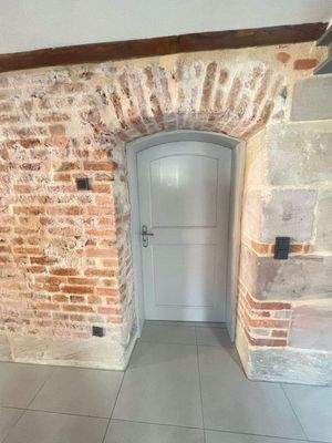 Historische WandTür zur Speisekammer.JPG