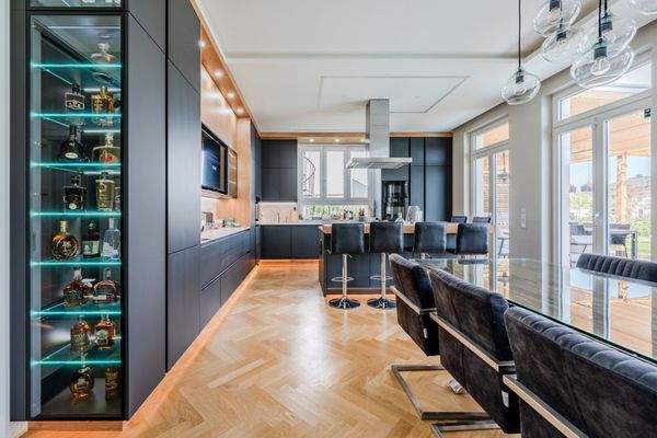 Kitchen / dining area