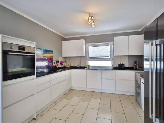 Moderne, offene Küche