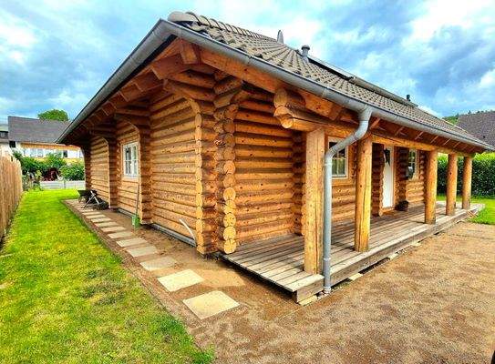 Terrasse vor dem Haus