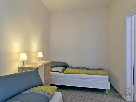 Schlafzimmer, rechtes Bett