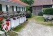 Innenhof mit Garagen