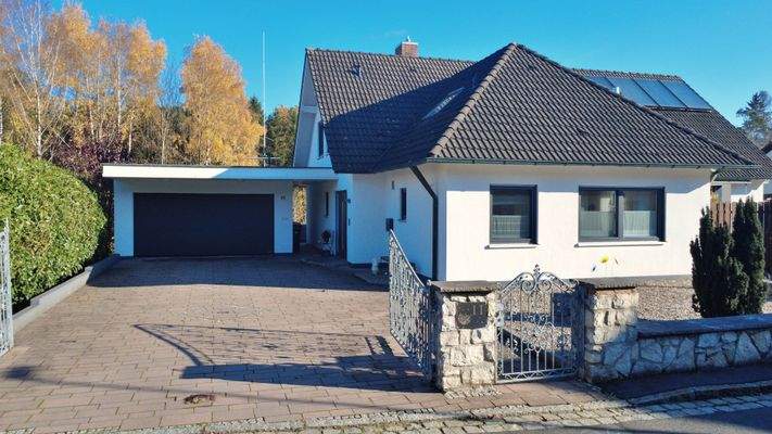 Außenansicht Straßenseite