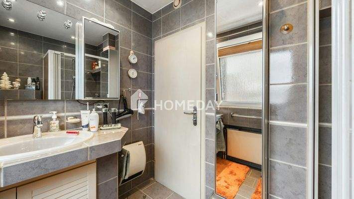 1. OG Badezimmer 1 2