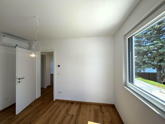 OG / Schlafzimmer 1 von 4 - klimat.