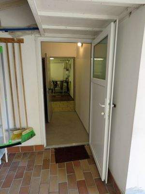 Zugang von der Garage in das Haus 