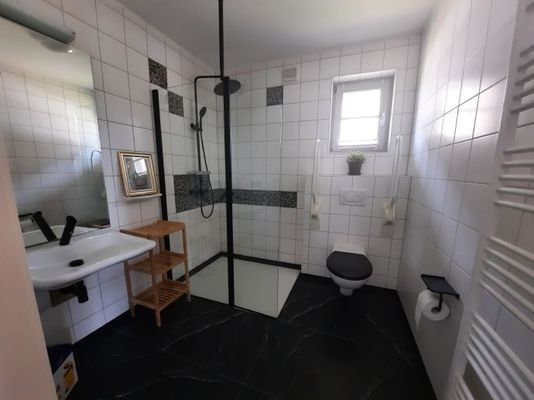 Duschbad 2, Apartment 1 EG