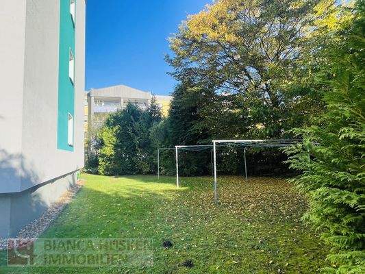 Grünfläche am Hause