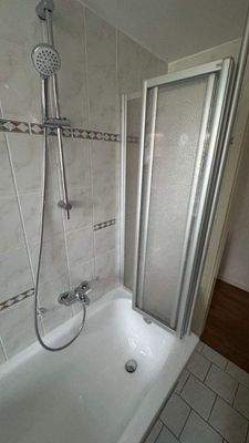 Wanne mit Duschfunktion