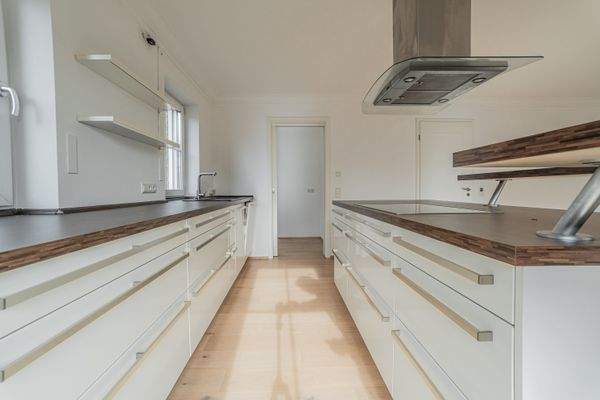 schöne moderne Einbauküche